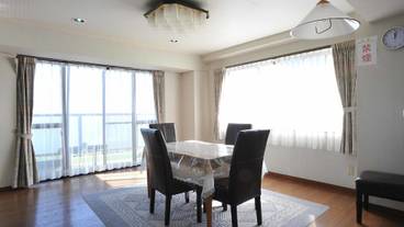 客室内のダイニングエリア / 19