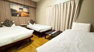 スタンダード トリプルルーム シングルベッド 3 台 禁煙