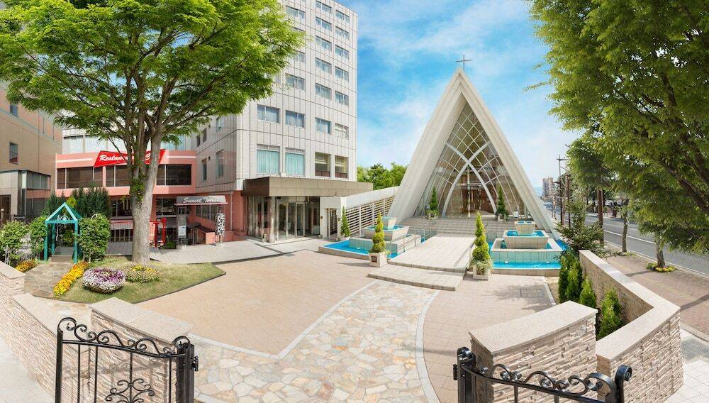 屋外結婚式場 / 2