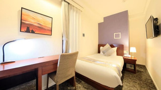 [禁煙] コンパクトセミダブル 10平米 (120cm幅ベッド)