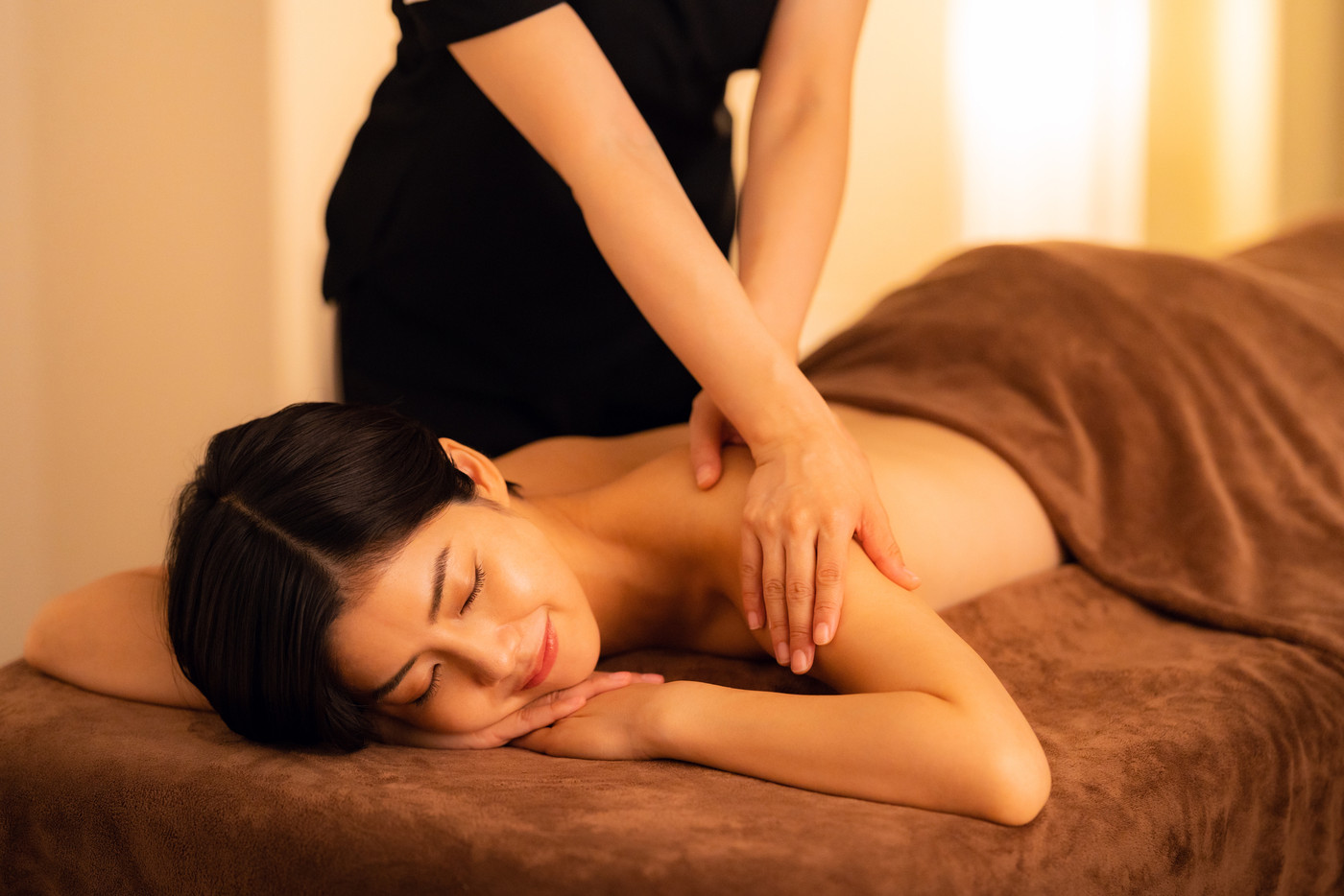 エステ　女性　ビューティー　美容　エステサロン