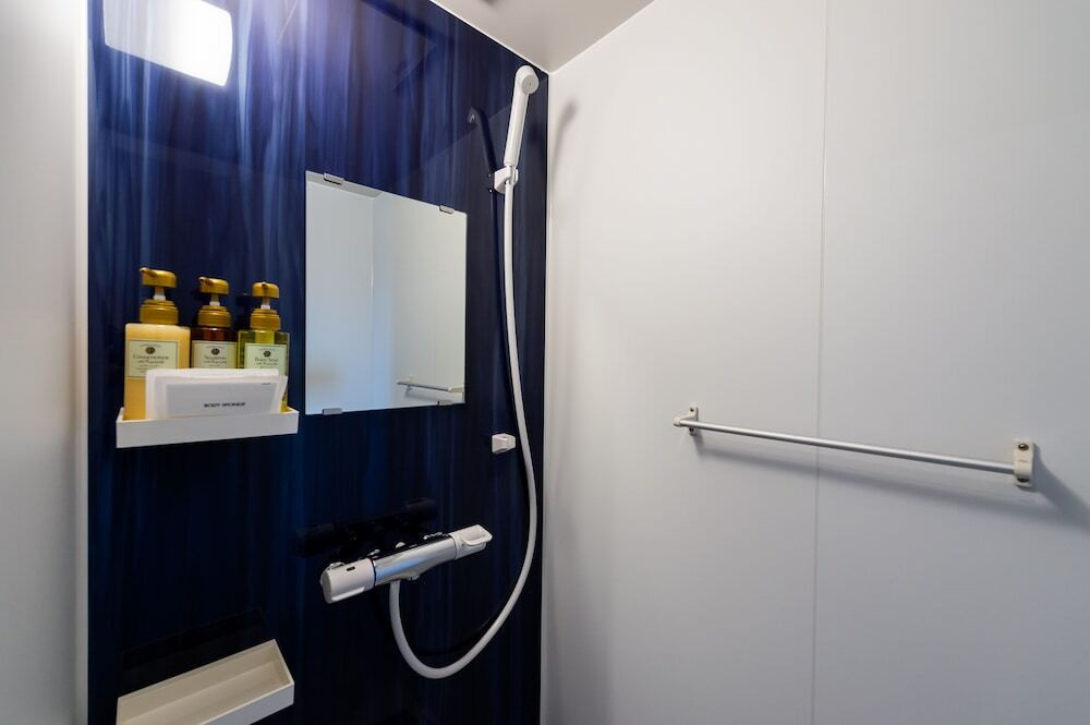 バスルームのシャワー