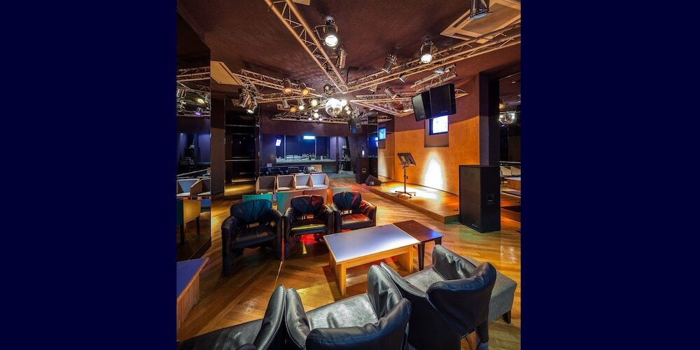 カラオケ ルーム