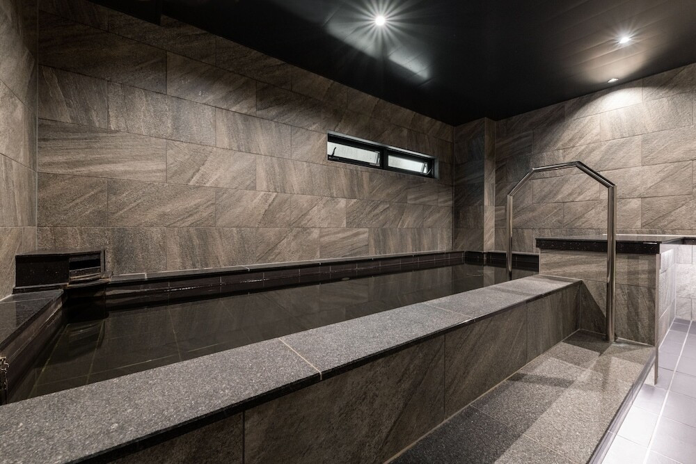 バー付き貸切風呂「扇庭」②