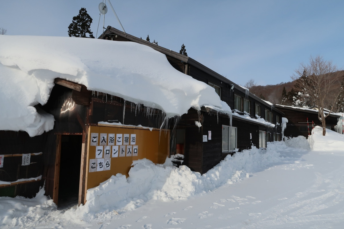 暖冬で積雪2m超ほど