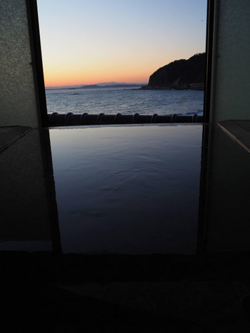 男女別の大浴場と5つの貸切風呂あり3578536