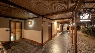 施設の入り口 / 6