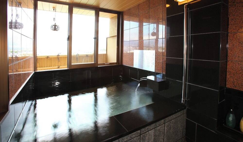 客室露天風呂一例② / 2