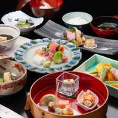 かいひん荘鎌倉（神奈川県 旅館）：夕食は古都・鎌倉の四季の味覚を詰め込んだ懐石料理。部屋食で気兼ねなくいただけるのが嬉しい。 / 2