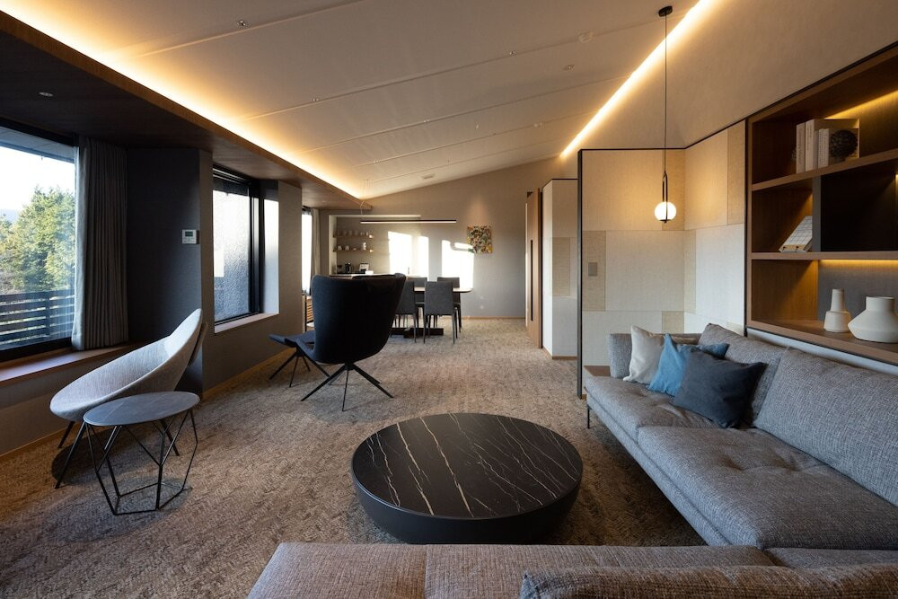 ラグジュアリースイート 綾