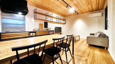 客室内のダイニングエリア / 8