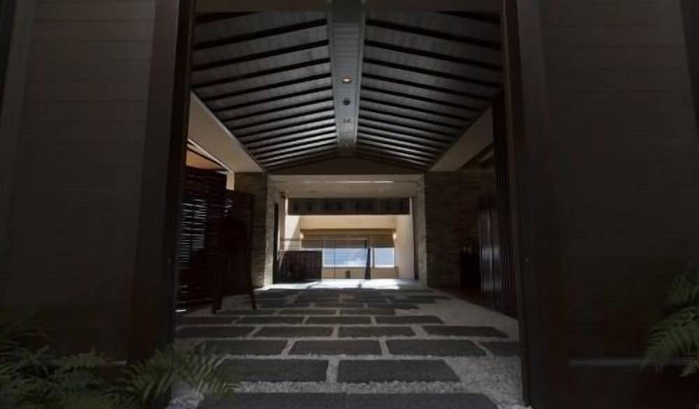 エントランスへのアプローチ / 3