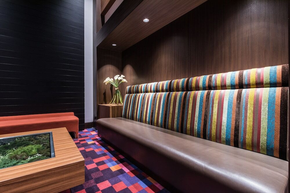 ロビー応接スペース