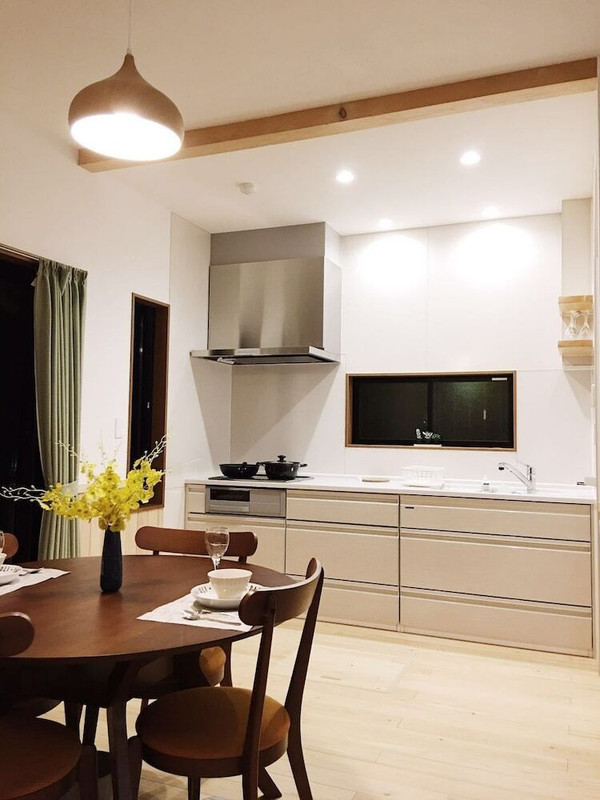 客室内のダイニングエリア