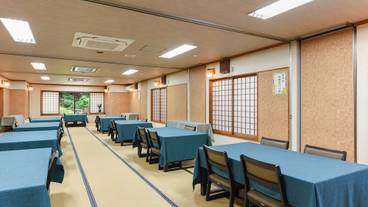 旅館のお食事処 / 9