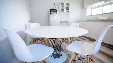 客室内のダイニングエリア / 17