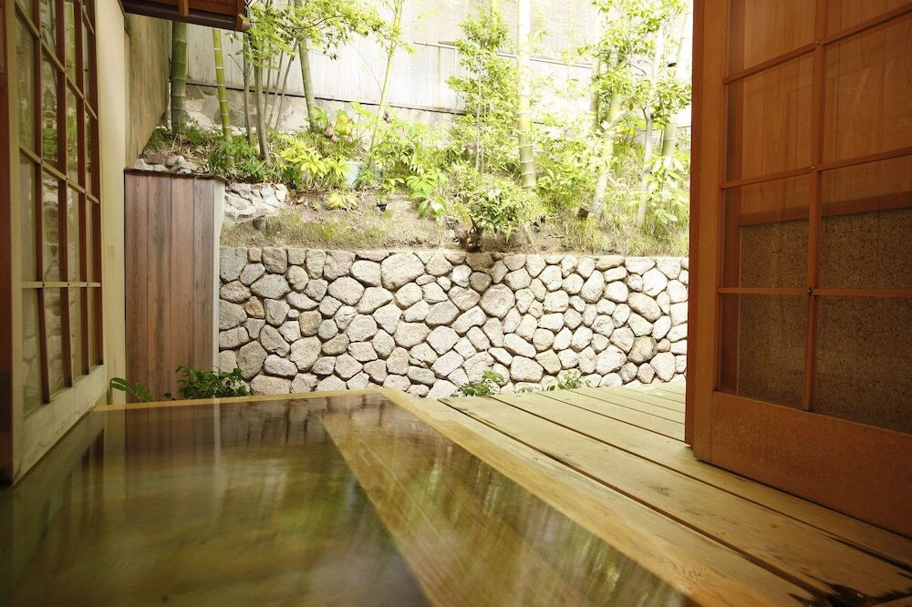 離れ「湯山もみじ」　銀泉