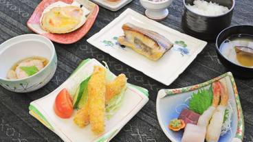 食事・飲み物 / 3