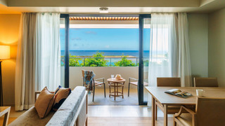 プレミア: オーシャンビュー クラブサービス付き[禁煙]