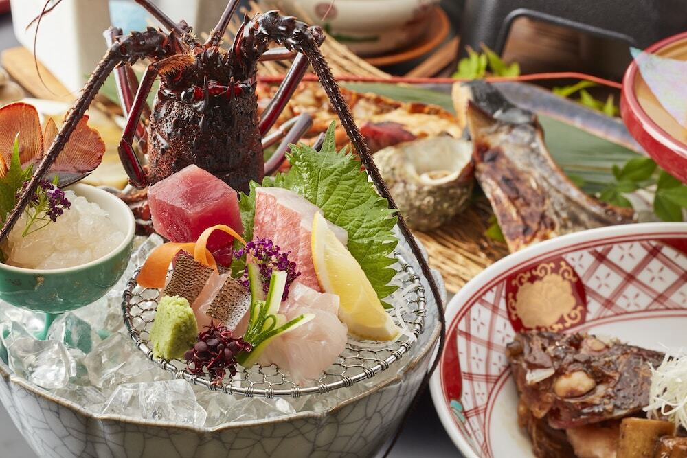 下賀茂温泉 花のおもてなし南楽（シモガモオンセン ハナノオモテナシナンラク） / 1