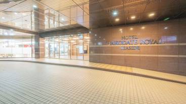 施設の入り口 / 14