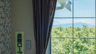 デザイン ルーム ダブルベッド 1 台 パーシャルシービュー