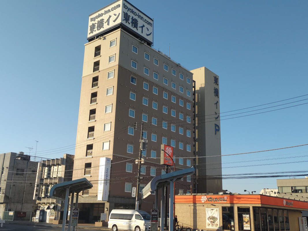 JR足利駅北口からみた東横イン。