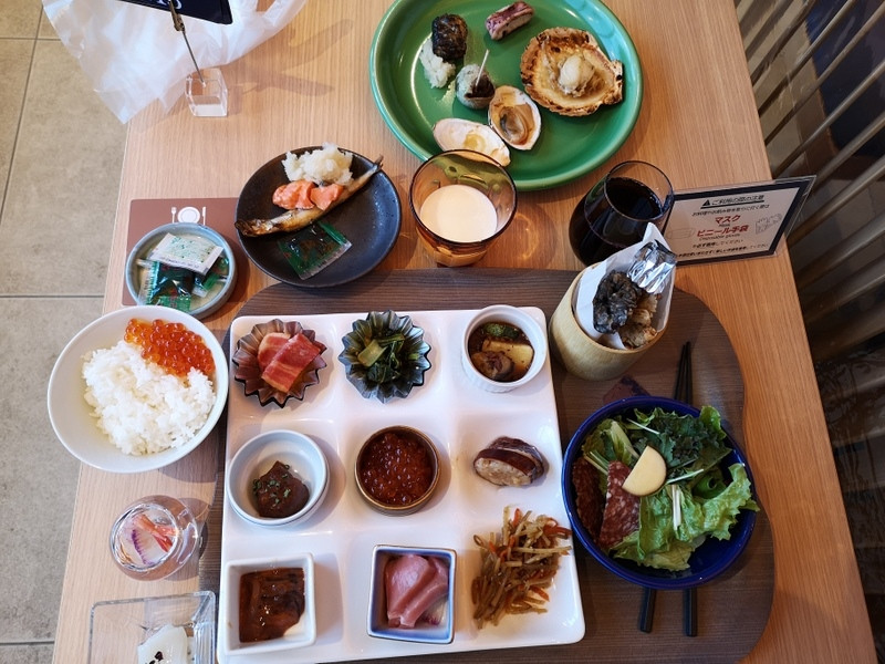 朝食。これでも並んでいた料理の三分の一程度