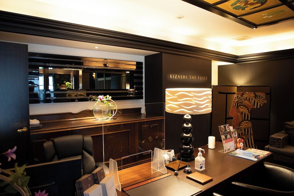 コンシェルジュ デスク