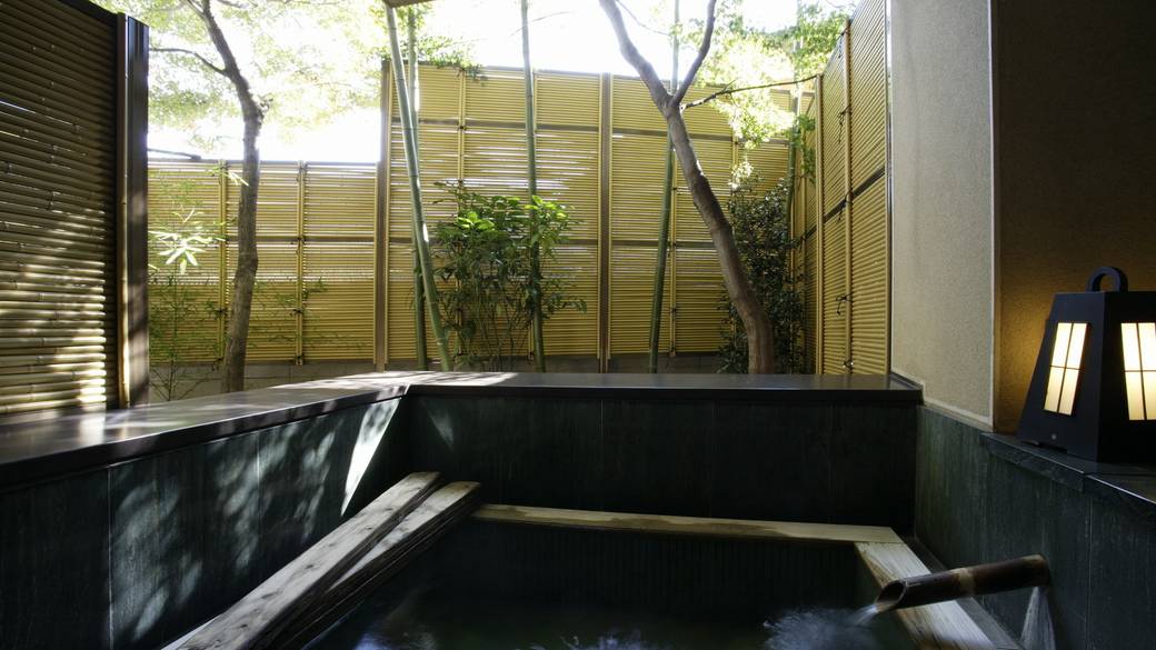 粋で繊細
癒しの客室へ / 3