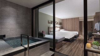 デラックス ルーム キングベッド 1 台 ガーデンビュー (with Outside Hot Spring)