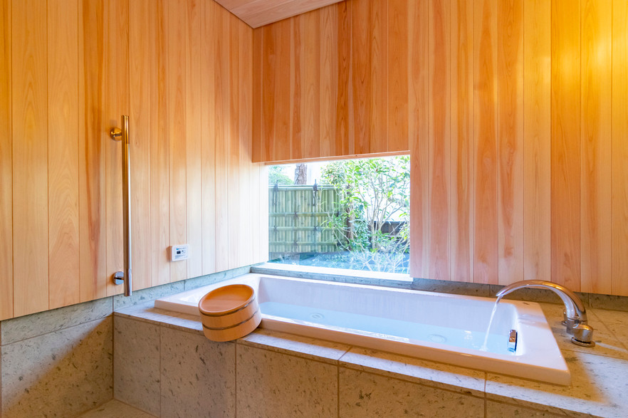 「Restaurant COCON」 内観 100880114 2室のスイートルームを併設しています