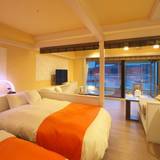 絶景を望む客室で
移ろう海の表情を眺めて / 4