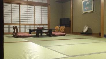 客室内のダイニングエリア / 5