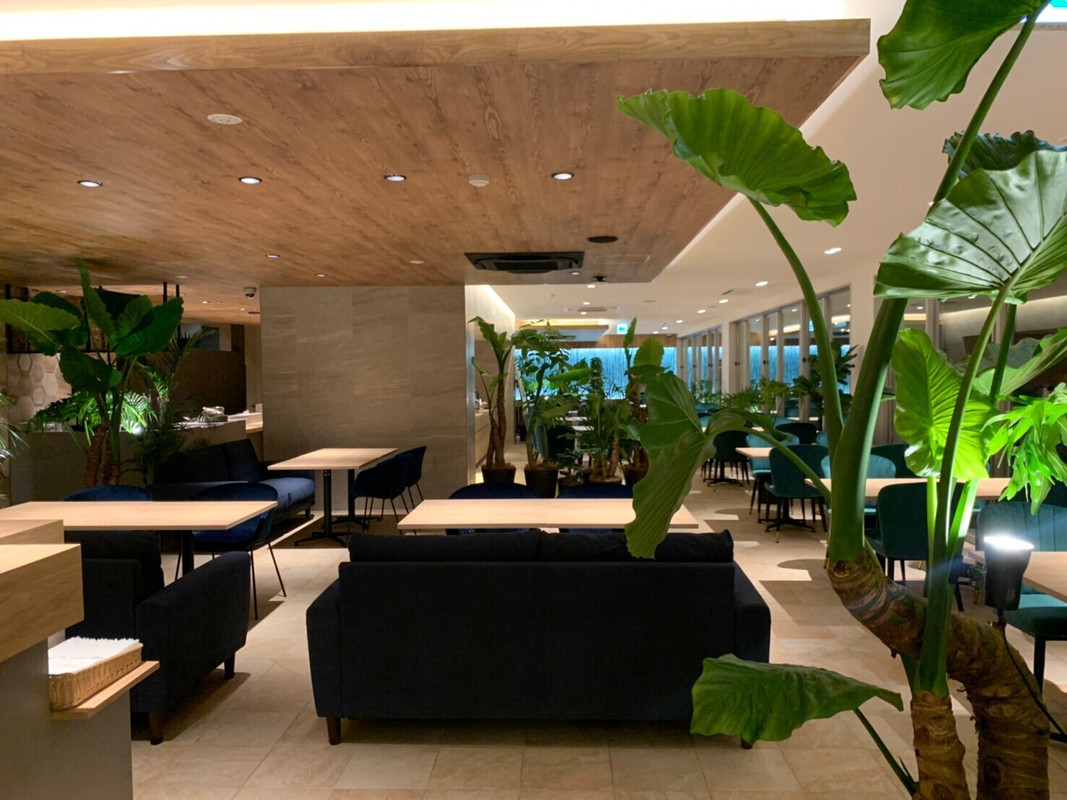 レストラン ホクラニ ソファ席