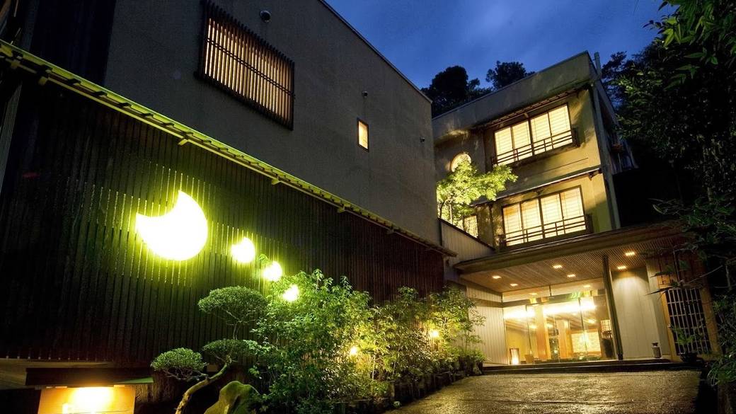 眺めのいいロビーで
ゆっくりチェックイン / 1