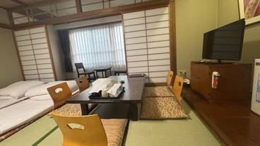 客室 / 23