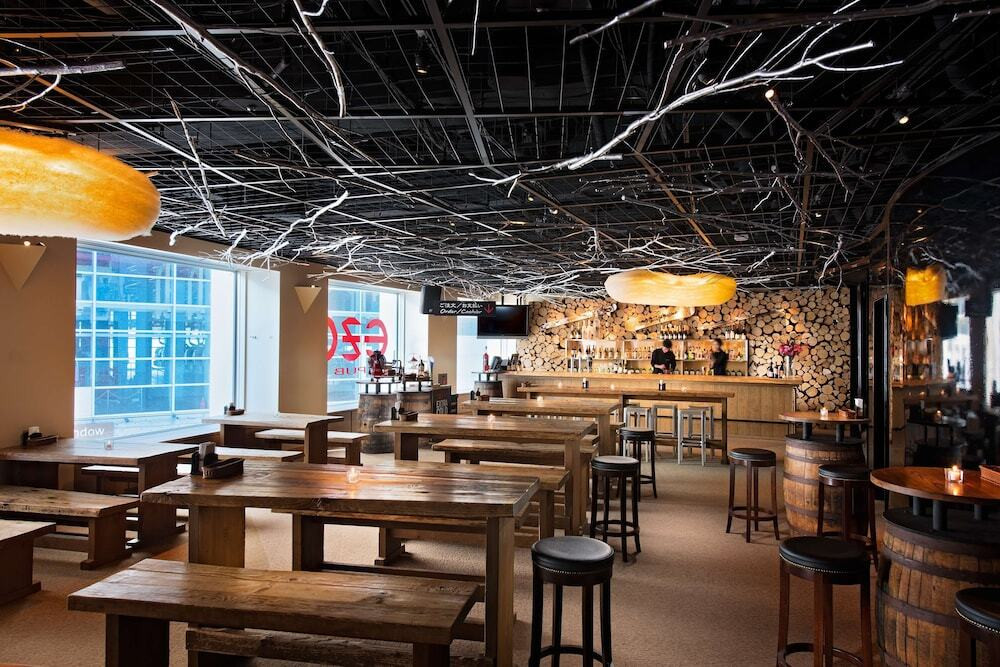 スタイリッシュなパブ「エゾ」