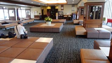 ロビーラウンジ / 3