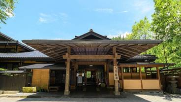 施設の正面 / 1