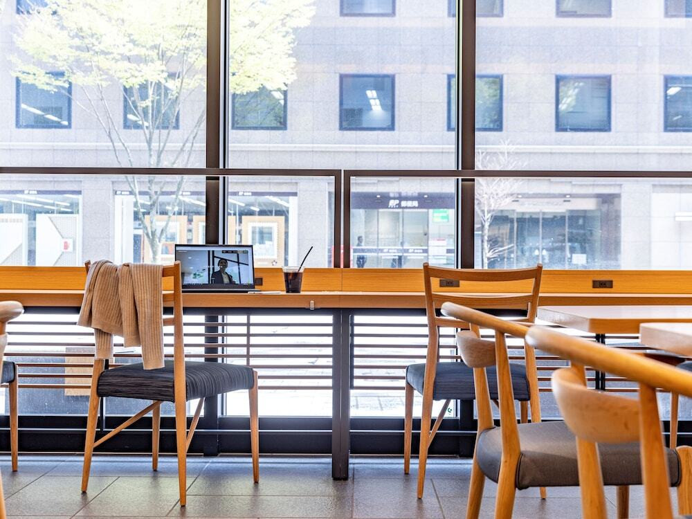 ロビーラウンジ