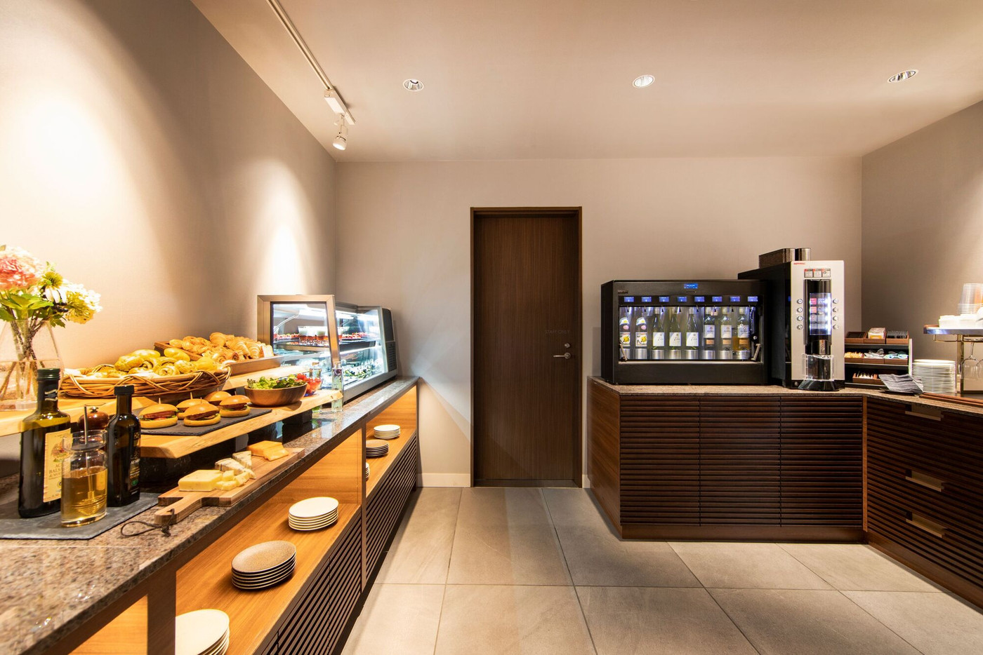 ワインや日本酒のサービス付き♪ラウンジで大人の女子会4374809