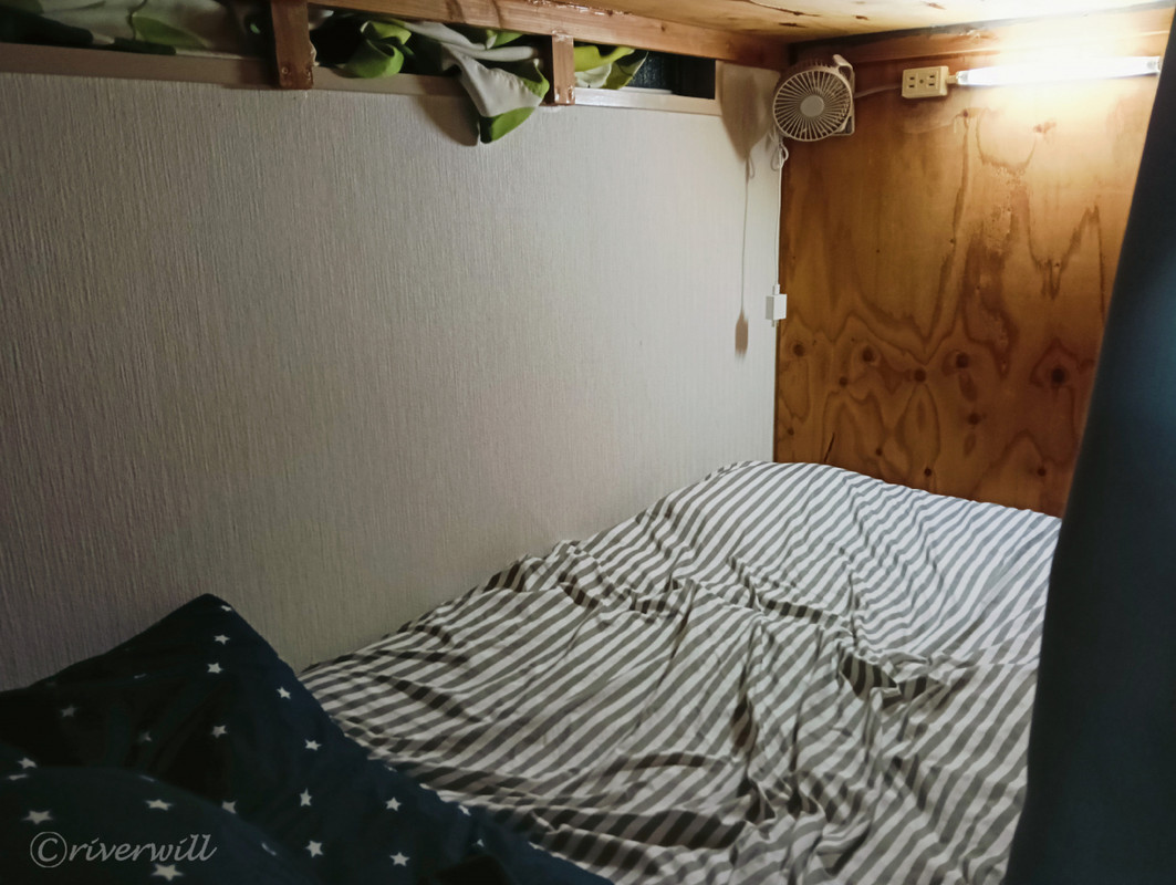 コンセント頭上はちょっと不便