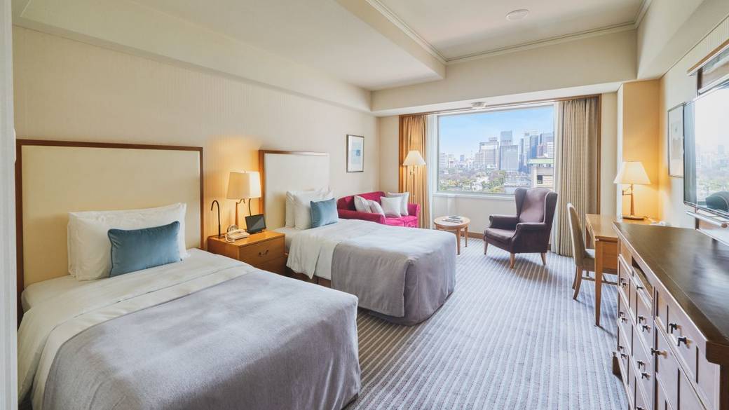 公園の緑を眺めつつ
ゆっくり寛いで / 1