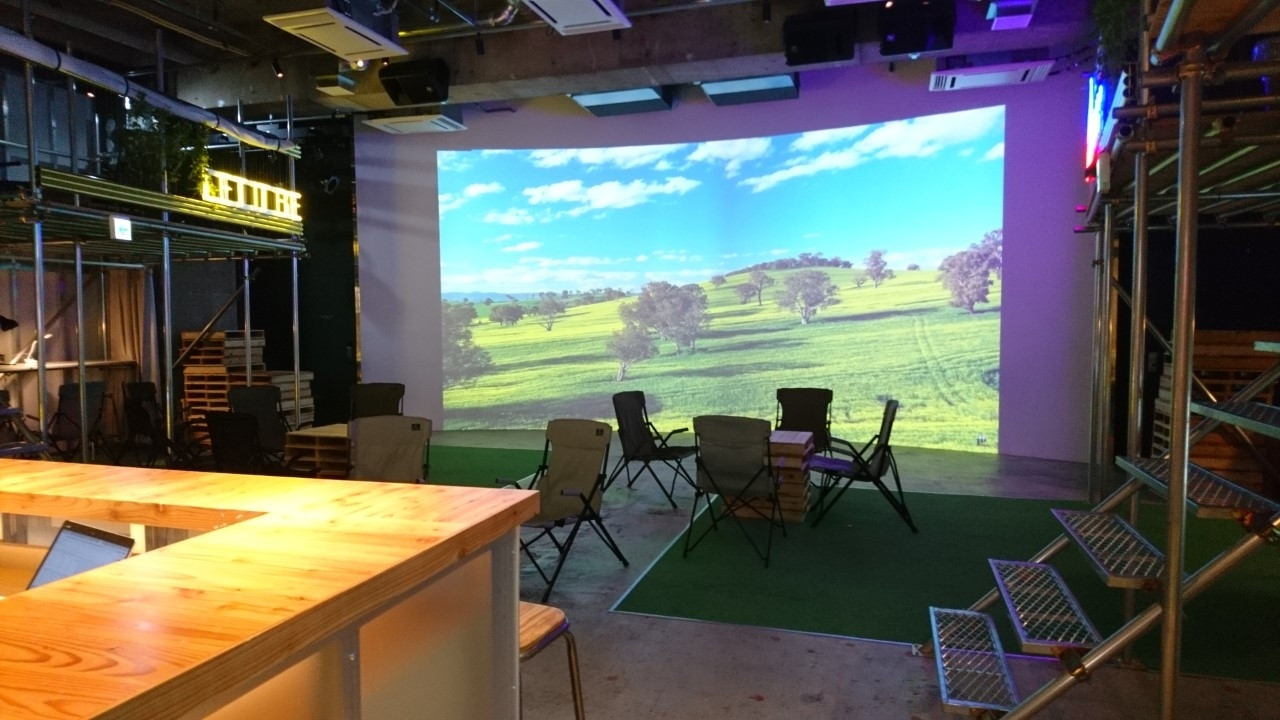 刺激的！新しいスタイルの泊まれる映画館4002766