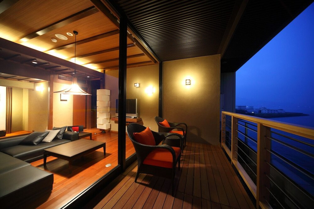 全室オーシャンフロント＆客室露天風呂付きのお宿で波音に癒される3947520