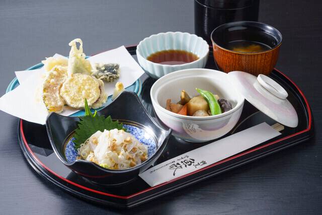「割烹 魚政」の納豆御膳 / 2