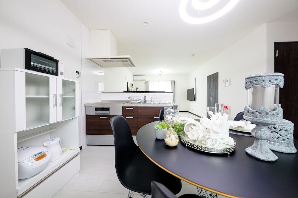 客室内のダイニングエリア