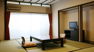 １０畳(アウトバス・トイレなし)お部屋の向いに専用トイレ有り