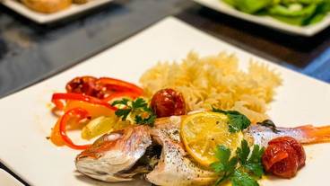 食事・飲み物 / 4